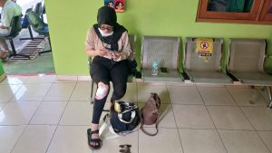 Tidak Bisa Kuasai Kendaraan Pemotor Terjatuh Ke Selokan
