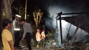 Diduga Konsleting Handphone Rumah Warga Sidomulyo Ludes Kebakar