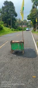 KENDATI TELAH DIKERJAKAN, RUAS JALAN PADANG-KAMBANG RAWAN MAKAN KORBAN