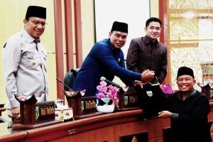 Enam Fraksi DPRD Padang Panjang Usul Ranperda Pajak dan Retribusi Daerah Berpihak Kepada Masyarakat