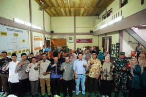 Aspirasi Masyarakat, Bupati Eka Putra Serahkan Satu Unit Ambulance