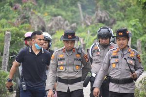 Polres Kampar Komitmen Berantas Ilegal Logging , Amankan 215 Tual Kayu Tak Bertuan Serta Mobil Truk Yang Bermuatan Kayu Illog