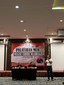 Wakil Ketua Umum  AWPI memberikan Edukasi Tentang UU ITE kepada Peserta Pelatihan MCO