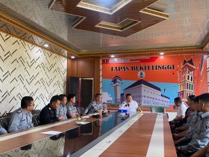 Kepala Lapas Kelas IIA Bukittinggi Mendorong Kepatuhan Terhadap SOP dalam Pelaksanaan Tugas