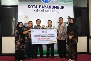 Atas Nama Masyarakat, PJ Walikota Payakumbuh Serahkan Bantuan Untuk Palestina