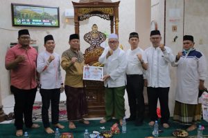 Wali Kota Serahkan Voucher Hibah Masjid Kepada Pengurus BKM Masjid Syuhada Tanjungbalai