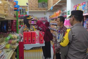 Polres Kulonprogo Lakukan Pemantauan Ketersediaan Bahan Kebutuhan Pokok Dan Kesiapan SPBU Jelang Nataru Tahun 2023 / 2024