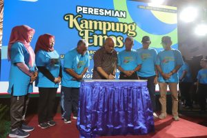 Bupati Sleman Dampingi Wakil Gubernur DIY Resmikan Kampung Emas Seyegan