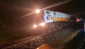 PT. KAI Berhasil Evakuasi Tanah Longsor, Kereta Api Mulai Melintas