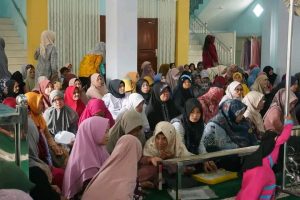 Baznas Menyalurkan Zakat kepada 162 Mustahik Di Masjid Nurul Amri