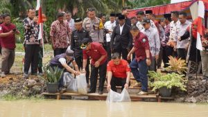 Lepas Bibit, Sutan Riska Beberkan Potensi Perikanan Dharmasraya