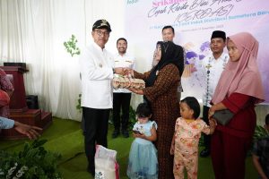 Cegah Stunting, PLN Persero UID Sumbar Salurkan CSR di Solsel