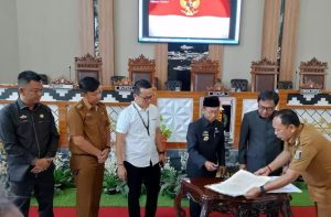 DPRD Lamtim Gelar Rapat Paripurna Pengambilan Keputusan Terkait Lima Raperda