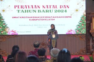 Hadiri Perayaan Natal dan Tahun Baru Dinkes Klaten, Bupati Serukan Pembangunan SDM Berdasarkan Unsur Rohani
