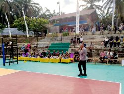 Kapolsek Tapung Hilir Sampaikan Pesan Kamtibmas pada Pembukaan Open Turnament Bola Volly Putra Ramadhan Cup 1 Desa Kijang Makmur