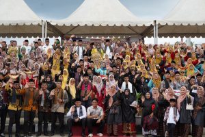 Prosesi ‘Alek Elok Dalam Nagari’ Meriahkan Ulang Tahun Ke-20 Solsel