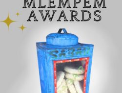 Hadiah Krupuk Mlempem Award Untuk Bawaslu DIY