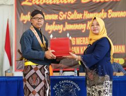 Bupati Sleman Terima Ubarampe Labuhan Merapi 