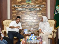 Suhatri Bur Terima Oleh-Oleh Dari Kepala Perwakilan BKKBN Provinsi Sumbar