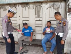 Jelang Pemilu 2024, Personil Ditlantas Polda Riau Sambangi Bengkel Radiator Sampaikan Pesan Pemilu Damai yang Berkeselamatan