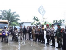Kombes.Pol. Hermansyah Tinjau Distribusi Logistik dan Pengamanan TPS