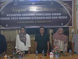 Rakor Dengan Stakeholder Dan Media, KPU Pasaman Sampaikan Kesiapan Dan Pendistribusian Logistik Pemilu 2024