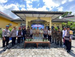 Jelang Ramadhan Polsek Gedangsari Musnahkan Puluhan Botol Miras