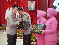 Irjen.Pol. Mohammad Iqbal Pimpin Sertijab Dir Binmas dan Pamobvit Serta Pengukuhan Dir Tahti