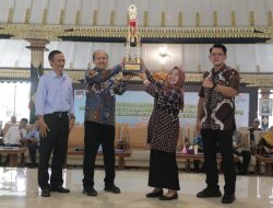 Berhasil Raih Juara Umum POPDA DIY 2024, Pemkab Sleman Berikan Penghargaan Kepada Atlet dan Pelatih