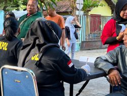 Polres Kulonprogo Gelar Cek Kesehatan dan Pengobatan Gratis Di Pasar Hewan Terpadu Pengasih Dalam Rangka Hari Bhayangkara ke-78
