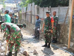 Dansatgas TMMD Reguler Ke-121 Kodim 0734/Kota Yogyakarta Tinjau Langsung Pembangunan Talud Leluhur Kampung Mrican
