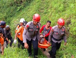 Pencari Rumput Jatuh di Umbul Temanten Plunyon