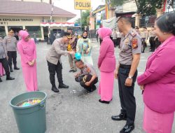 Kapolresta Pekanbaru Pimpin Upacara Kenaikan Pangkat Personil Jajaran Polresta Pekanbaru