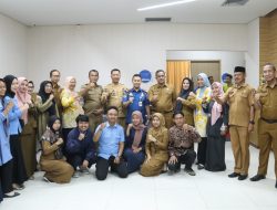 Pj Walikota Pekanbaru Didampingi Kesbangpol Buka Sosialisasi Pendidikan Politik Bagi RT, RW dan LPM Kecamatan Marpoyan Damai dan Bukit Raya