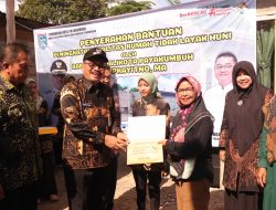 PJ Walikota Payakumbuh, Serahkan Bantuan Rumah Layak Huni