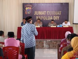 Wakapolda DIY Serap Aspirasi Warga dalam Program Jumat Curhat di Kalurahan Tayuban