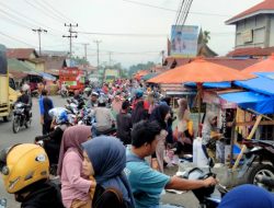 Tertibkan Pedagang Kakilima Di Sepanjang Jalan Raya Sungaitarab