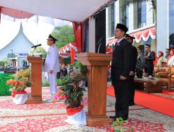Bupati Sabar AS Pimpin Upacara HUT RI 79, Ketua DPRD Adel bacakan teks Proklamasi