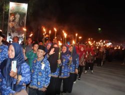 Pawai Pawai Obor Malam HUT Kemerdekaan RI Ke-79 Dilepas Wali Kota Tanjungbalai