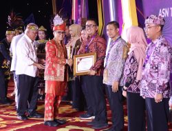 Novit Ardy Raih Penghargaan ASN Berprestasi di Acara ASN  Talent  Fest 2024