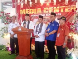 Hari Pertama Pendaftaran, KPU Pasaman Terima Pasangan Sabar AS-Sukardi