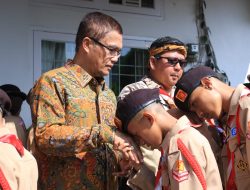 Rida Ananda, Melepas Kontingen  Kwarcab 0314 Mengikuti Jambore  Daerah di Bukittinggi