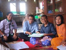 Sekda dan BAZNAS Kota Payakumbuh Salurkan Zakat Bagi Yang Membutuhkan
