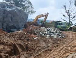 Tambang Batu Illegal di Kasang “Jual Nama” Petinggi Polda Sumbar