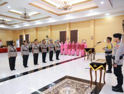 *KAPOLDA DIY PIMPIN SERAH TERIMA JABATAN, SEJUMLAH PEJABAT POLDA DIY ALAMI ROTASI*