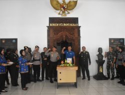 Momen di HUT ke-79 TNI, Korem 072/Pamungkas Menerima Kejutan Dari Polda DIY