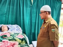 Kadis Kominfo Kota Padang Panjang Bezuk Rosdiani, Isteri Herigusman Korwil Sumatera Jejak Media Group