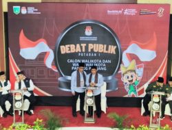 Debat Perdana Cawako-Cawawako, Saling Adu Gagasan untuk Masa Depan Kota