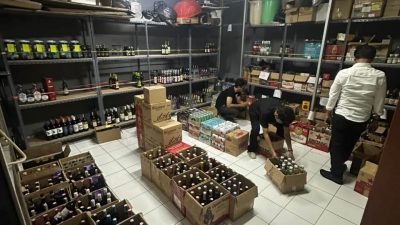 Direskrimsus Polda DIY Amankan Ribuan Botol Miras Yang Meresahkan Masyarakat
