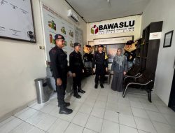 Subsatgas SAR Brimob Polda Riau Rutin Patroli Ke Kantor Bawaslu Provinsi Riau 